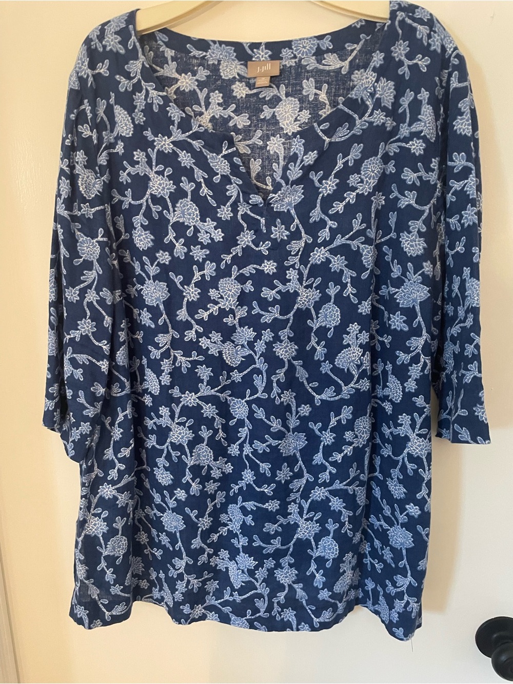 J. Jill Navy and White Floral V-Neck Tunic Large